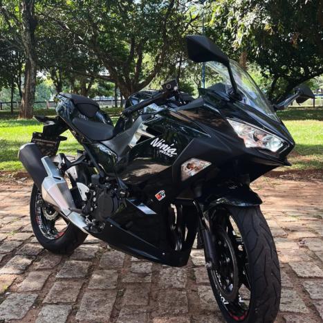 KAWASAKI Ninja 400 , Foto 2