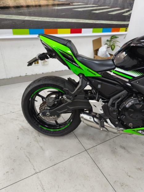 KAWASAKI Ninja 650 , Foto 3