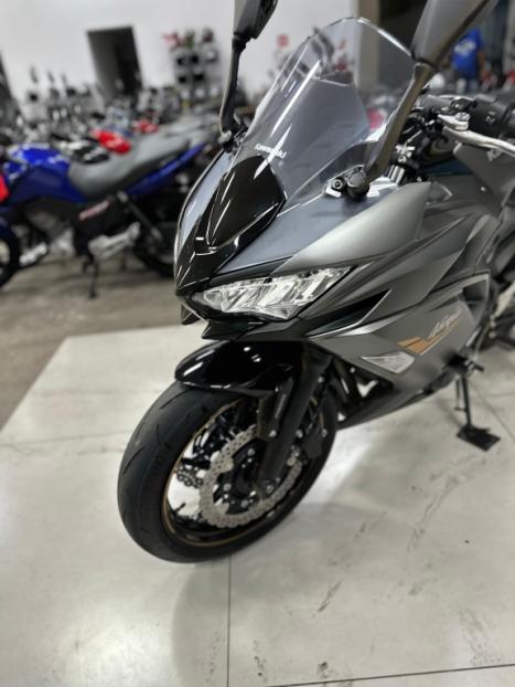 KAWASAKI Ninja 650 R, Foto 3
