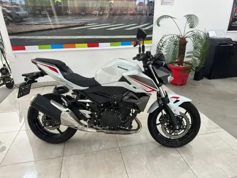 KAWASAKI Z 400 ABS, Foto 1