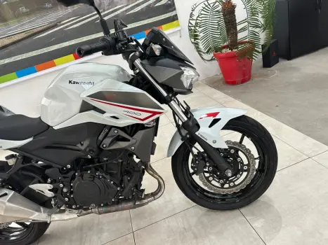 KAWASAKI Z 400 ABS, Foto 3