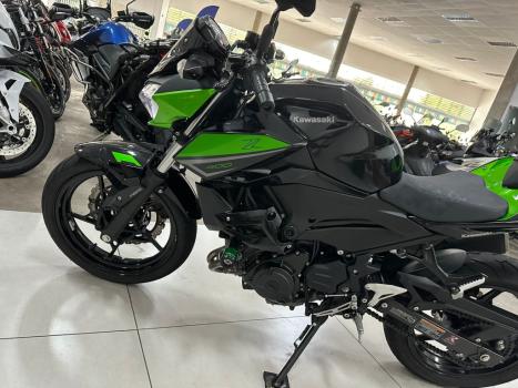 KAWASAKI Z 400 ABS, Foto 6