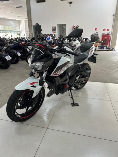 KAWASAKI Z 400 ABS, Foto 4