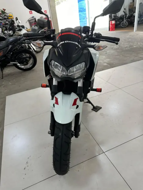 KAWASAKI Z 400 ABS, Foto 8