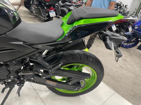 KAWASAKI Z 400 ABS, Foto 6