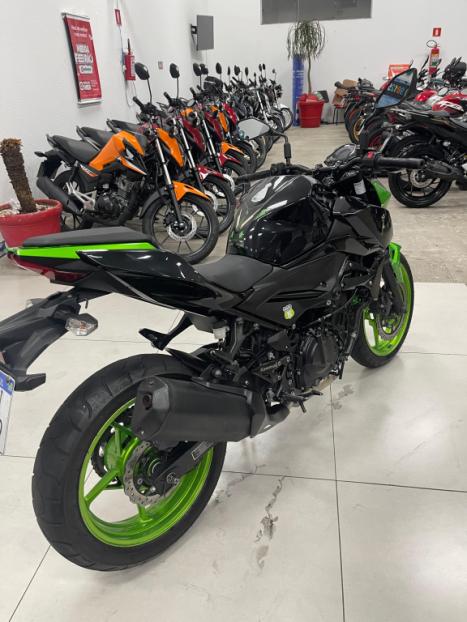 KAWASAKI Z 400 ABS, Foto 11