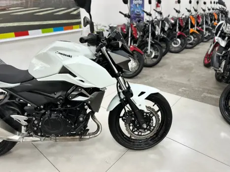 KAWASAKI Z 400 ABS, Foto 2