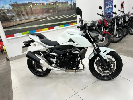 KAWASAKI Z 400 ABS, Foto 3