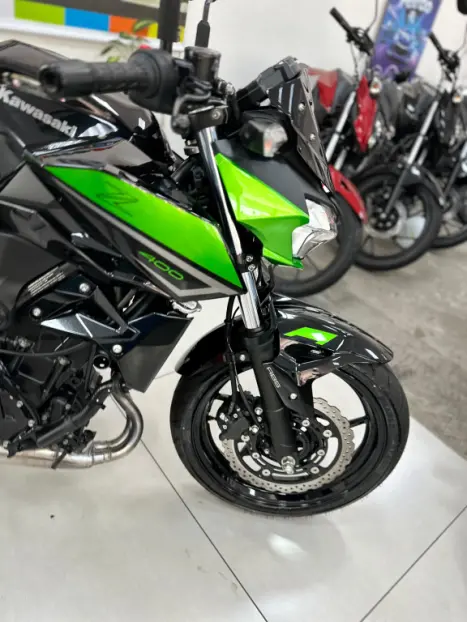 KAWASAKI Z 400 ABS, Foto 2