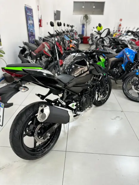 KAWASAKI Z 400 ABS, Foto 12