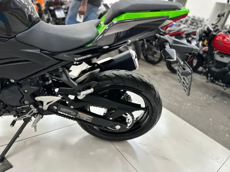 KAWASAKI Z 400 ABS, Foto 13