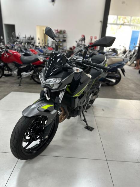 KAWASAKI Z 400 ABS, Foto 4