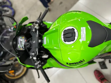 KAWASAKI ZX 10 R NINJA, Foto 15