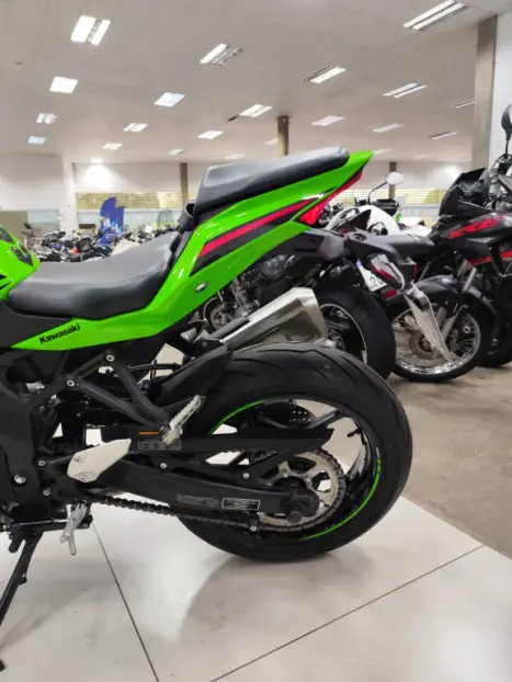 KAWASAKI ZX-4R , Foto 5