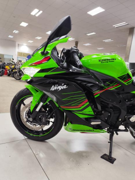 KAWASAKI ZX-4R , Foto 10