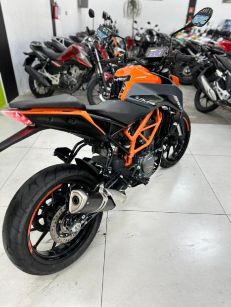 KTM 390 Duke , Foto 3