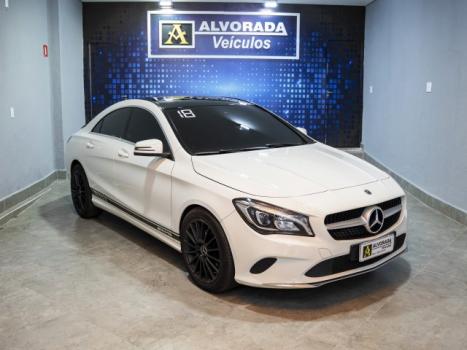 MERCEDES-BENZ CLA 200 1.6 16V 4P CGI 7-G TRONIC DCT AUTOMTICO, Foto 2