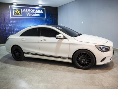 MERCEDES-BENZ CLA 200 1.6 16V 4P CGI 7-G TRONIC DCT AUTOMTICO, Foto 3