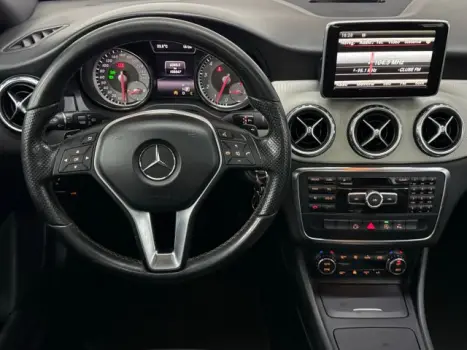 MERCEDES-BENZ GLA 200 1.6 16V 4P FLEX CGI VISION TURBO AUTOMTICO, Foto 7