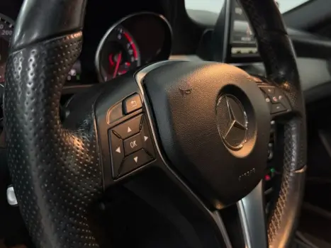 MERCEDES-BENZ GLA 200 1.6 16V 4P FLEX CGI VISION TURBO AUTOMTICO, Foto 9