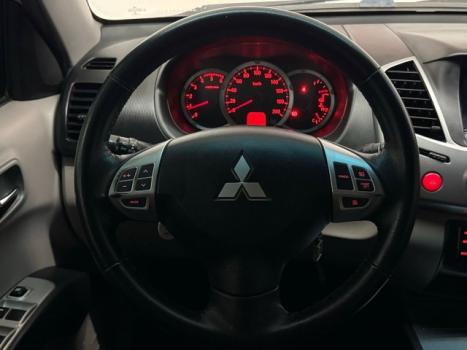MITSUBISHI L 200 Savana 3.2 16V 4P 4X4 TURBO DIESEL INTECOOLER AUTOMTICO, Foto 8