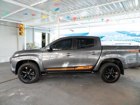 MITSUBISHI L 200 Triton 2.4 16V SPORT HPE 4X4 CABINE DUPLA TURBO DIESEL AUTOMTICO, Foto 3