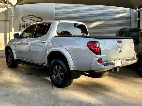 MITSUBISHI L 200 Triton 3.5 V6 HPE 4X4 FLEX CABINE DUPLA AUTOMTICO, Foto 2