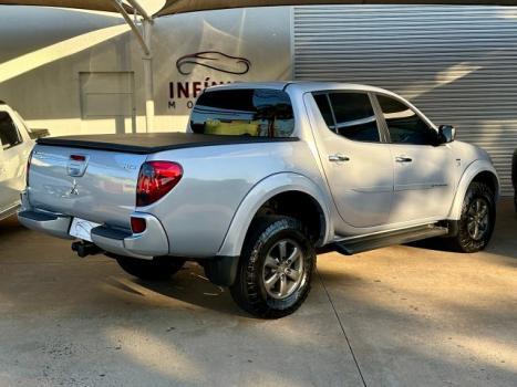MITSUBISHI L 200 Triton 3.5 V6 HPE 4X4 FLEX CABINE DUPLA AUTOMTICO, Foto 4