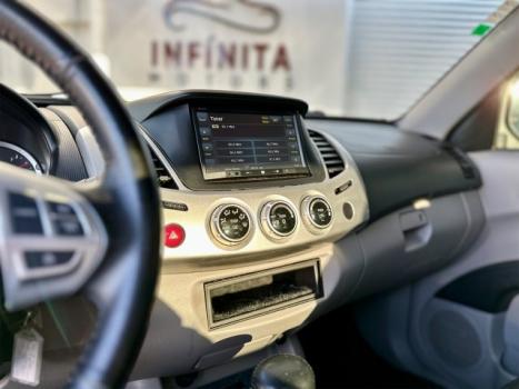 MITSUBISHI L 200 Triton 3.5 V6 HPE 4X4 FLEX CABINE DUPLA AUTOMTICO, Foto 8