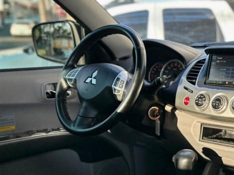 MITSUBISHI L 200 Triton 3.5 V6 HPE 4X4 FLEX CABINE DUPLA AUTOMTICO, Foto 10