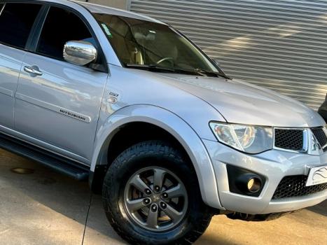 MITSUBISHI L 200 Triton 3.5 V6 HPE 4X4 FLEX CABINE DUPLA AUTOMTICO, Foto 13