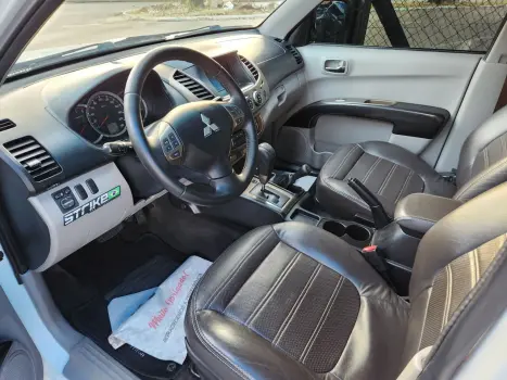 MITSUBISHI L 200 Triton 3.2 16V HPE 4X4 CABINE DUPLA TURBO DIESEL INTERCOOLER AUTOMTICO, Foto 8