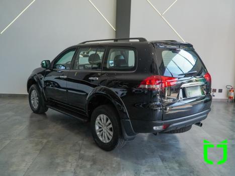 MITSUBISHI Pajero 3.2 16V 4P 4X4 7 LUGARES HPE TURBO DIESEL INTERCOOLER AUTOMTICO, Foto 4