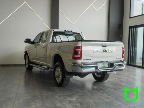 RAM 2500 6.7 I6 24V SLT CABINE DUPLA TURBO DIESEL LARAMIE 4X4 AUTOMTICO, Foto 4