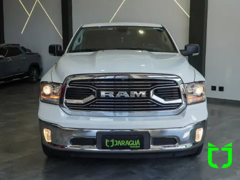RAM Classic 5.7 V8 32V 4P HEMI LARAMIE AUTOMTICO, Foto 2