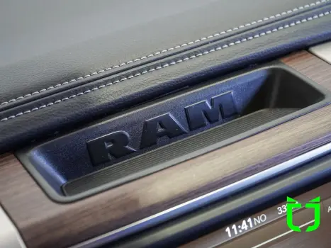 RAM Classic 5.7 V8 32V 4P HEMI LARAMIE AUTOMTICO, Foto 20