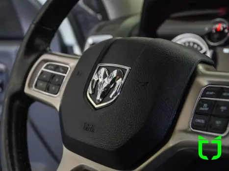 RAM Classic 5.7 V8 32V 4P HEMI LARAMIE AUTOMTICO, Foto 21
