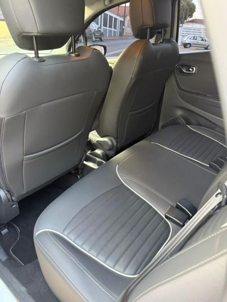 RENAULT Captur 1.6 16V 4P FLEX SCE INTENSE X-TRONIC CVT, Foto 5