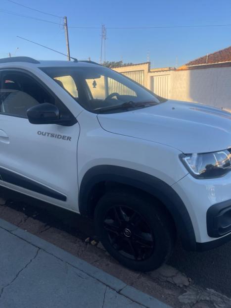 RENAULT Kwid 1.0 12V 4P SCE FLEX OUTSIDER, Foto 2