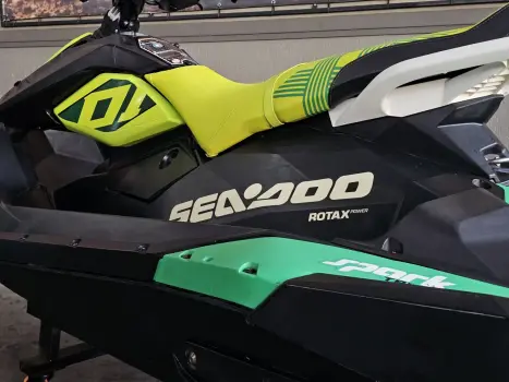 SEA DOO Spark Trixx 900 , Foto 7