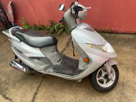 SUZUKI Burgman 125 , Foto 1