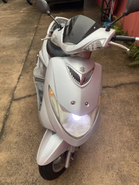 SUZUKI Burgman 125 , Foto 2