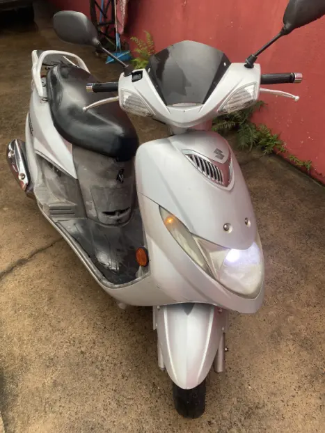 SUZUKI Burgman 125 , Foto 4