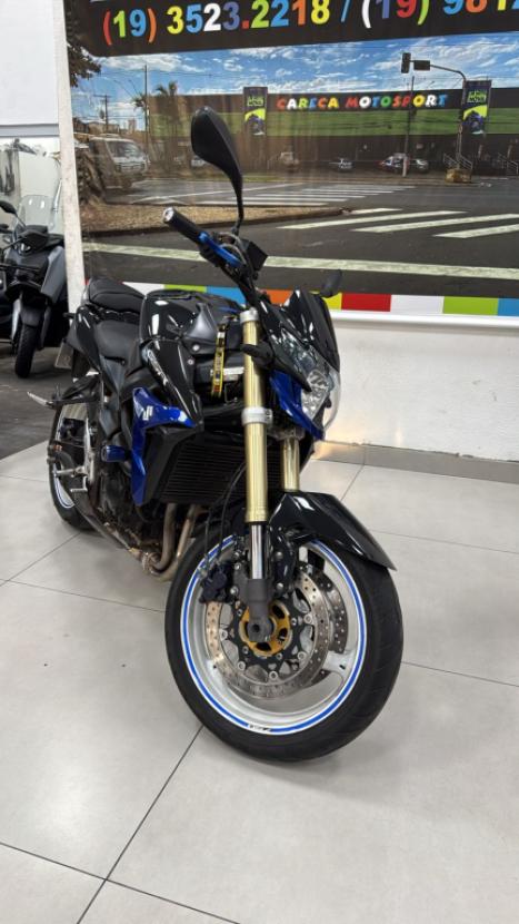SUZUKI GSR 750 , Foto 2