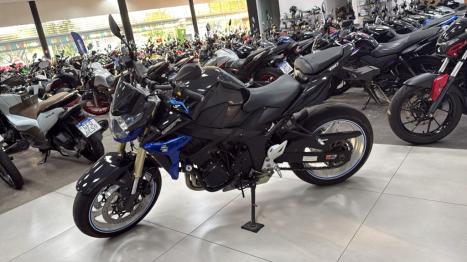 SUZUKI GSR 750 , Foto 4