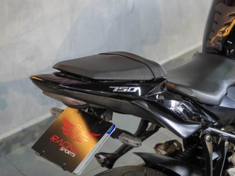 SUZUKI GSR 750 A ABS, Foto 12