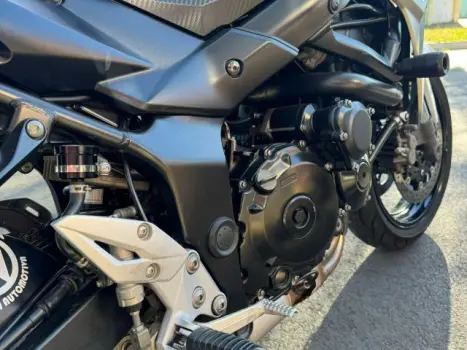 SUZUKI GSR 750 ZA, Foto 5