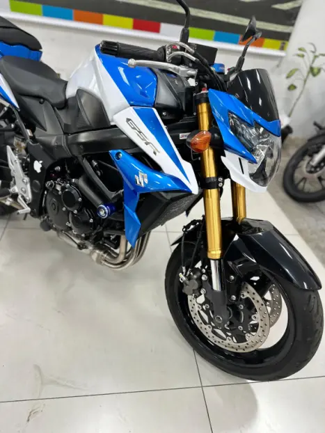 SUZUKI GSR 750 ZA, Foto 7