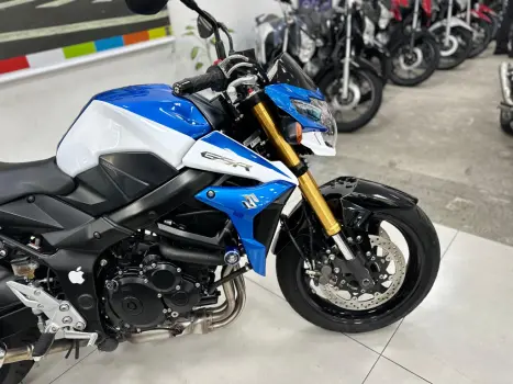 SUZUKI GSR 750 ZA, Foto 8