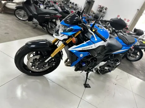 SUZUKI GSR 750 ZA, Foto 11